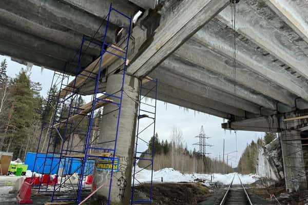 ГИБДД перекрыла трассу в Нижнем Тагиле из-за угрозы обрушения моста