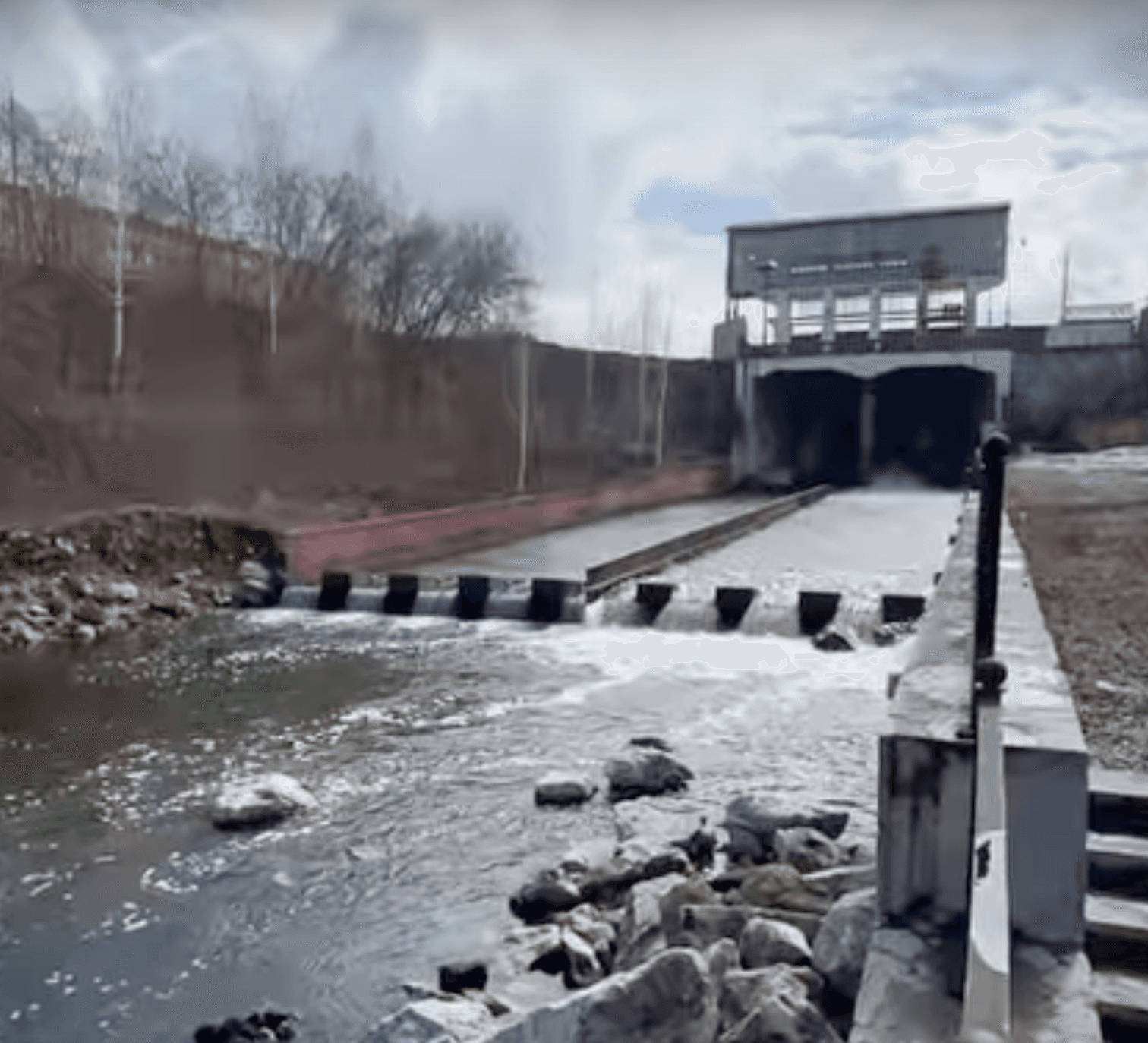 Подготовка к весеннему половодью в Нижнем Тагиле: ситуация под контролем