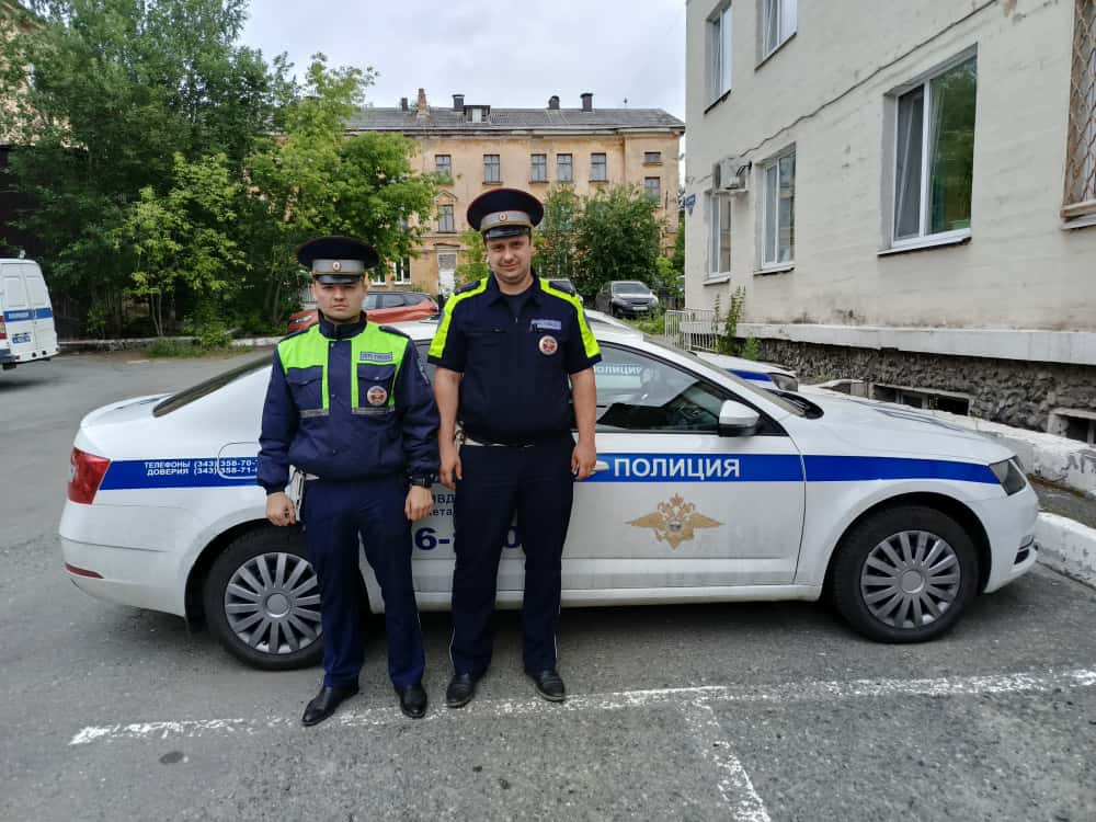 В Нижнем Тагиле инспекторы ДПС помогли довезти беременную женщину до больницы