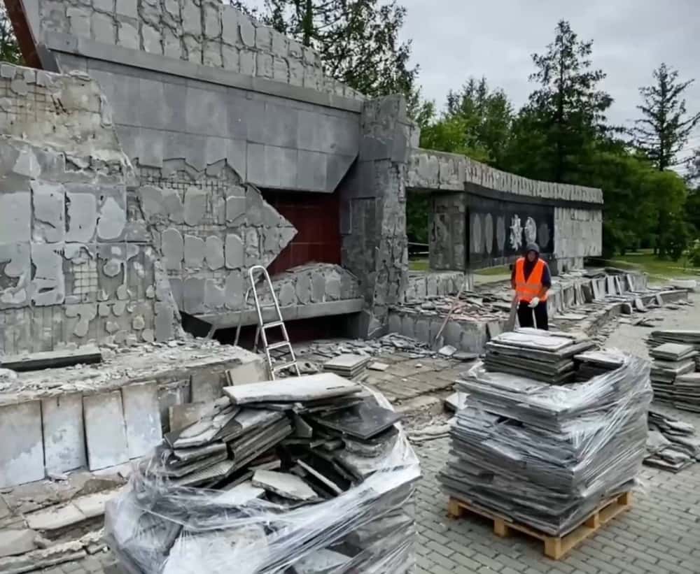 В Нижнем Тагиле начали капитальный ремонт мемориального комплекса