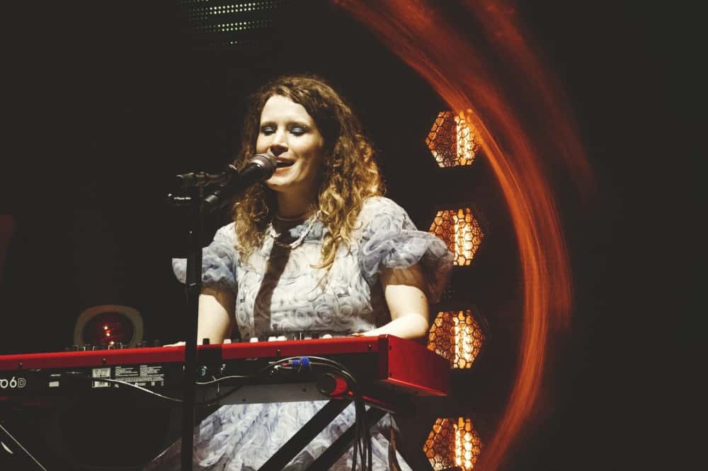 Защита семейных ценностей: в России заблокировали песню Монеточки* «Чайлдфри»