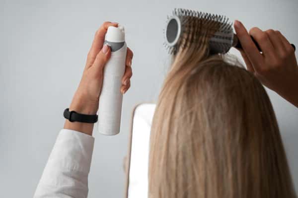 Врачи заявили о вреде популярного способа сушки волос