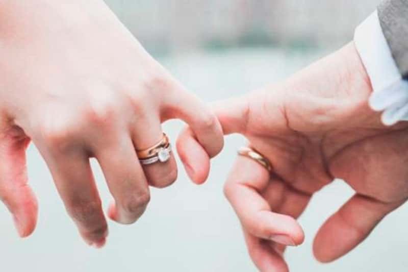 Россиянам будут доплачивать за крепкий брак: в Госдуму внесли законопроект о выплатах