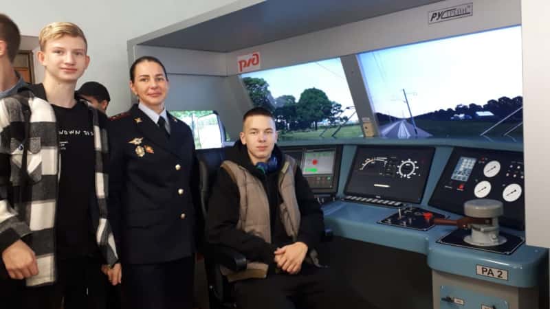 В Нижнем Тагиле учеников школы пригласили в Моторвагонное депо