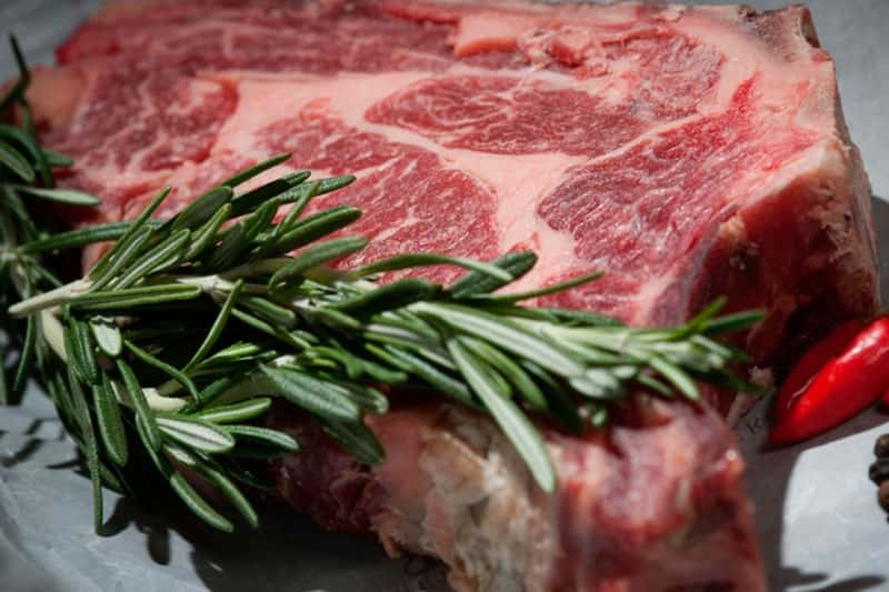 Ученые рассказали, от каких продуктов нужно отказаться женщинам после 50 лет