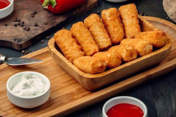 Чем опасен хрустящий кляр: россиянам рассказали о риске роста холестерина и других последствиях