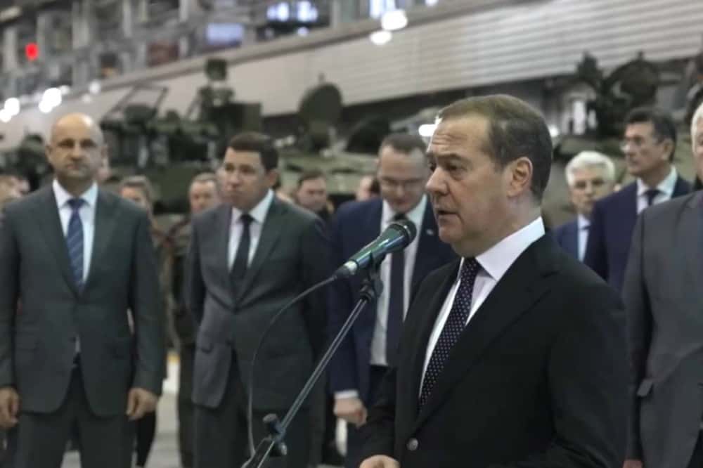 Как прошел визит Дмитрия Медведева в Нижний Тагил: политик поблагодарил сотрудников «Уралвагонзавода»