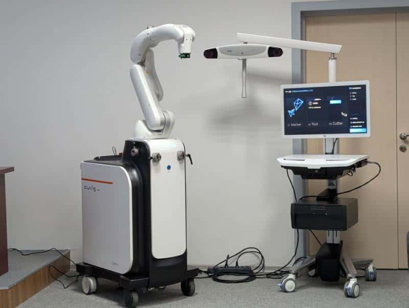 В Нижнем Тагиле впервые провели операцию по протезированию суставов