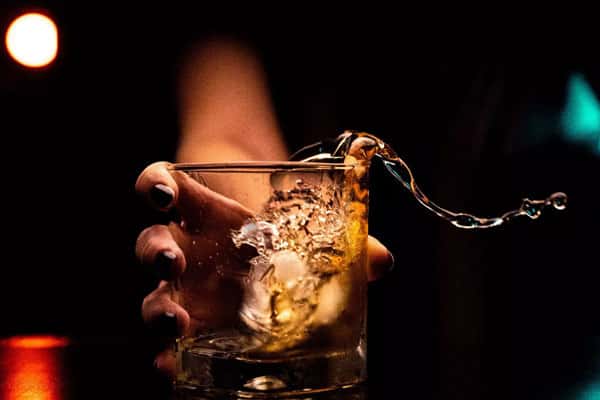 В Свердловской области за рулем поймали пьяную женщину, которая представилась судьей