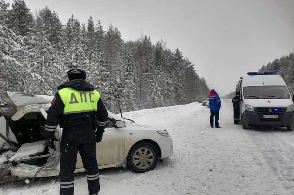 На трассе «Екатеринбург – Нижний Тагил – Серов» произошло смертельное ДТП с участием скорой