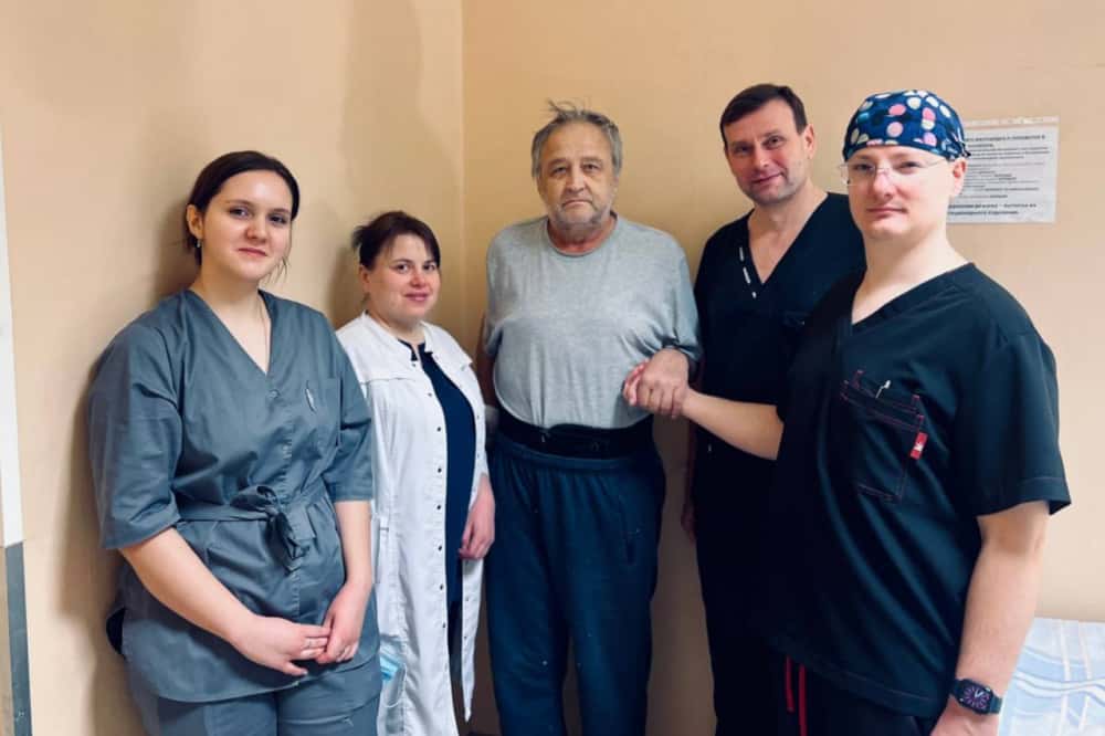 Свердловские медики поставили на ноги мужчину благодаря операции с использованием 3D-печати