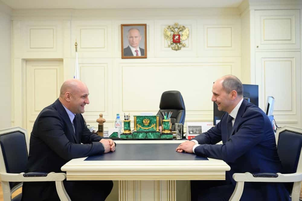 Полпред президента в Урфо Жога представил врио губернатора Свердловской области Паслера 