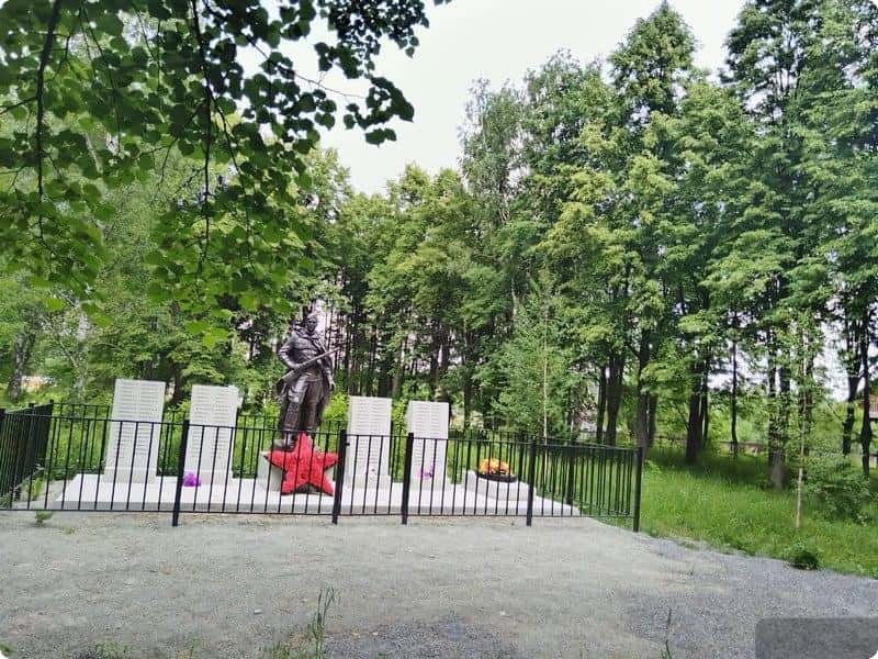 Денис Паслер выделил дополнительные средства на благоустройство территории в селе под Нижним Тагилом