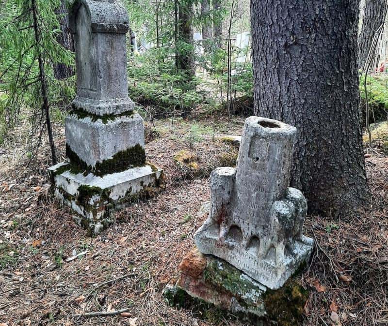 В Нижнем Тагиле нашли старинные мраморные надгробия: их хотят охранять как памятники  
