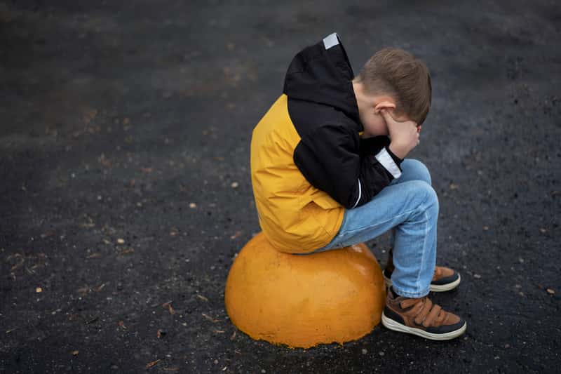 В Нижнем Тагиле вандалы разгромили детскую площадку, построенную на деньги жильцов