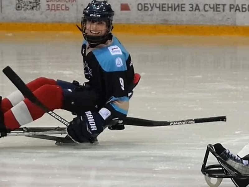 В Нижнем Тагиле развивают спорт для ветеранов: мастер-класс по следж-хоккею