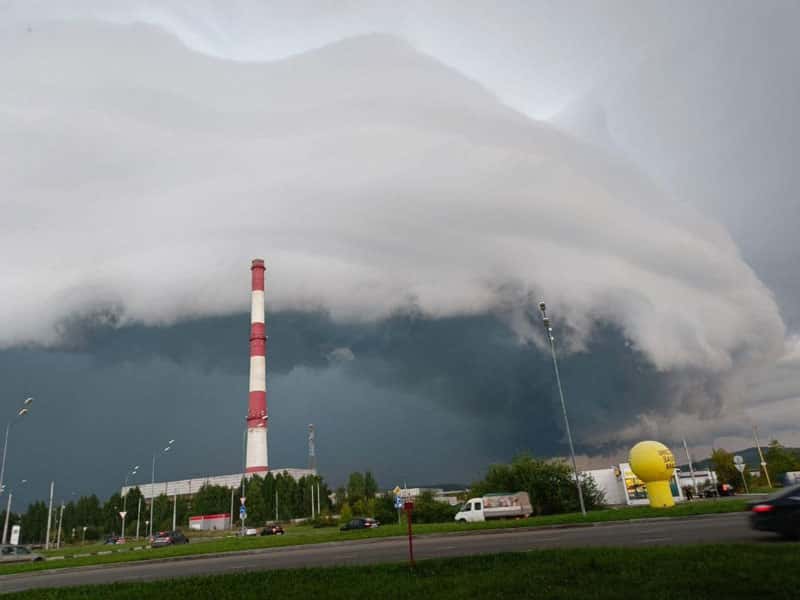 Редкое облачное явление и сильная гроза накрыли Нижний Тагил