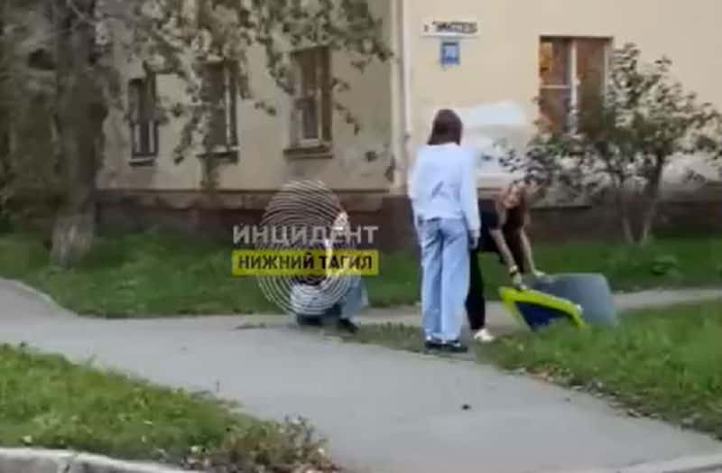 Подростки демонтировали знак на Вагонке в Нижнем Тагиле: видео инцидента