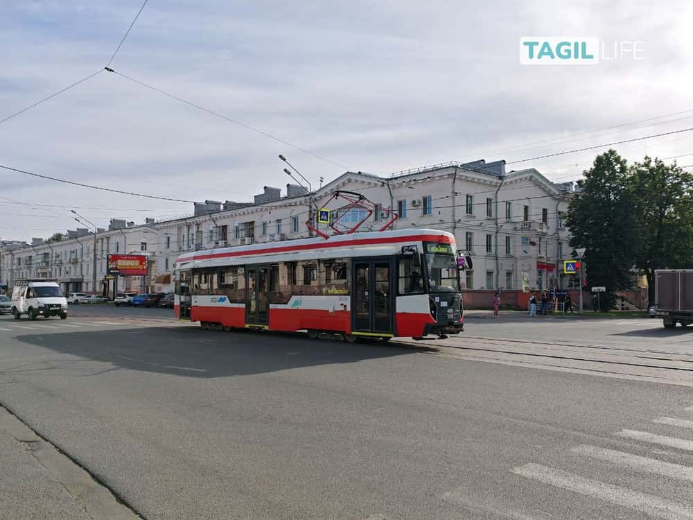 В Нижнем Тагиле мужчина лёг на рельсы перед трамваем: трагедию чудом удалось предотвратить