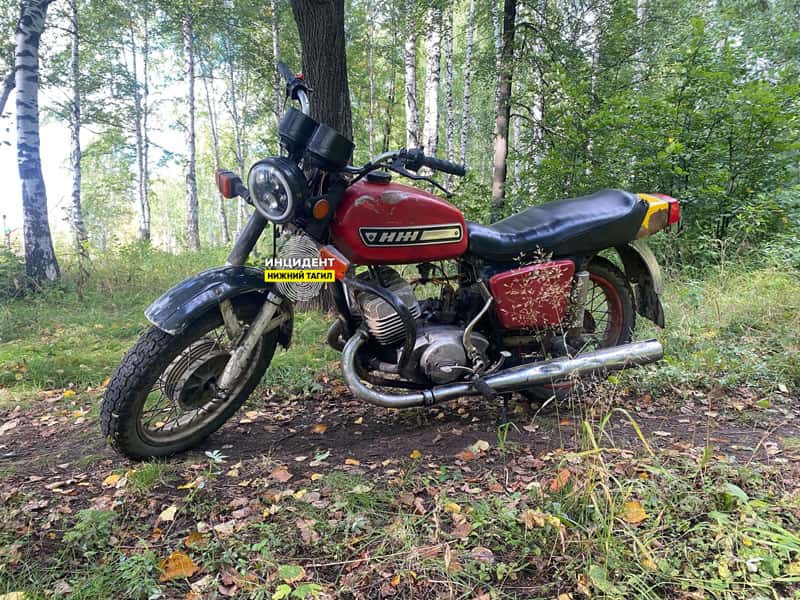 В Нижнем Тагиле неизвестный угнал мотоцикл с парковки у площади Танкостроителей