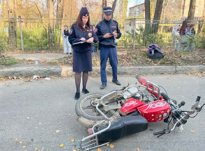В Нижнем Тагиле 13-летний подросток без прав устроил ДТП на мопеде и получил травмы