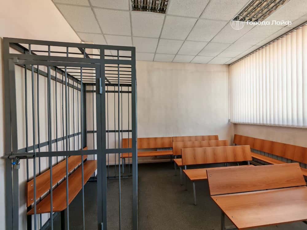 Экс-начальника полиции Нижнего Тагила судят за сдачу в аренду ведомственного цеха — взятка 280 тысяч рублей