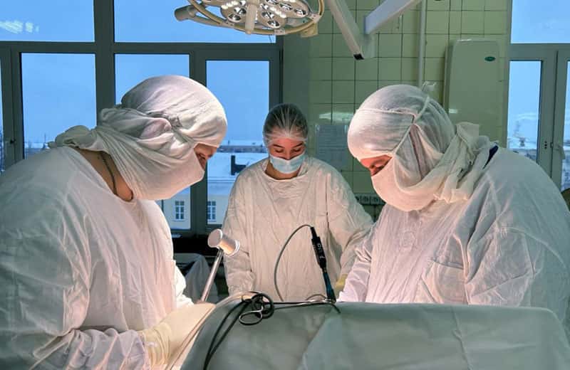 Сварщик выжил после падения с пятиметровой высоты в Нижнем Тагиле — как врачи спасли пациента с множественными переломами