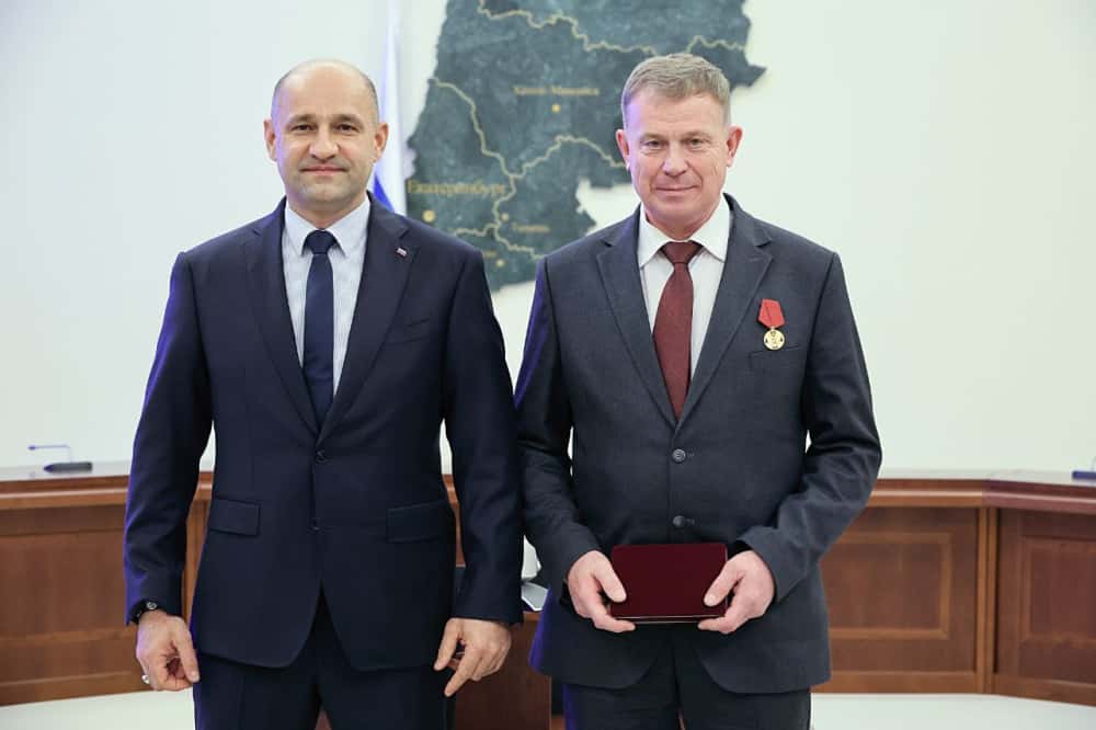 Восемь работников из Нижнего Тагила получили госнаграды из рук полпреда президента