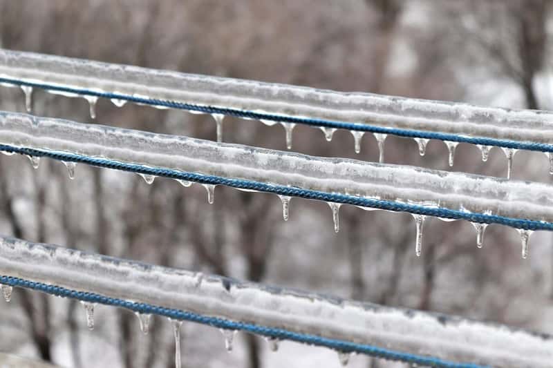 Погода в Свердловской области: похолодание до -10° и гололедица на дорогах