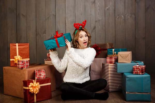 Как отказаться от «Тайного Санты» на работе: советы эксперта по этикету