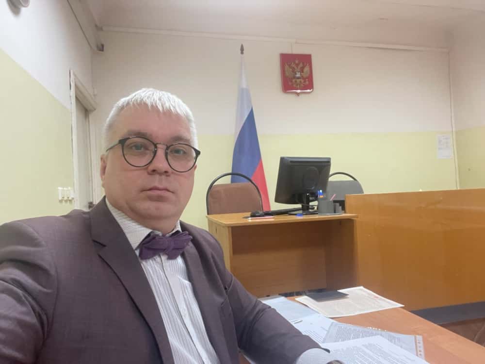 Суд обязал юриста вернуть 765 тысяч рублей вдове участника СВО из Каменска-Уральского