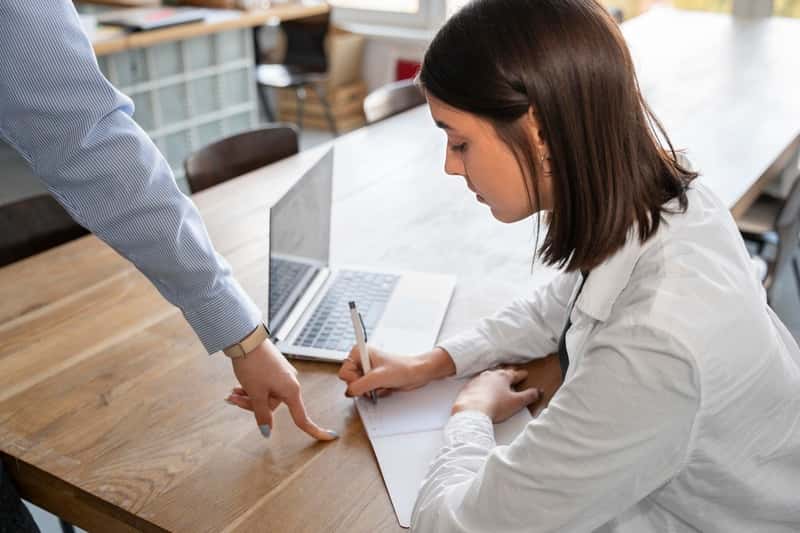 Сотрудницу Wildberries в Нижнем Тагиле оформят по ТК: суд обязал маркетплейс признать трудовые отношения и выплатить компенсации