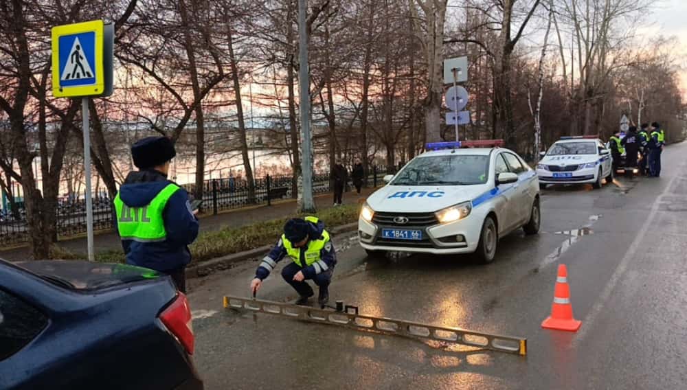 84-летний водитель сбил девочку на переходе в Нижнем Тагиле: ребёнок в больнице, у мужчины — 47 лет стажа