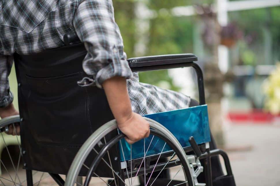 Новые бордюры и низкопольные автобусы: как в Нижнем Тагиле меняют город для удобства маломобильных жителей