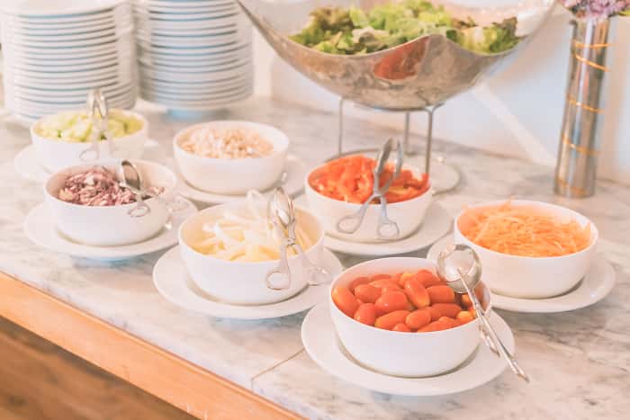 Энергетический цунами для тела: врач раскрыл, сколько килограммов можно набрать за новогодние праздники