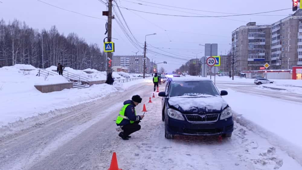 На зелёный для машины, на красный для ребёнка: в Нижнем Тагиле подросток попал под колёса на переходе со светофором