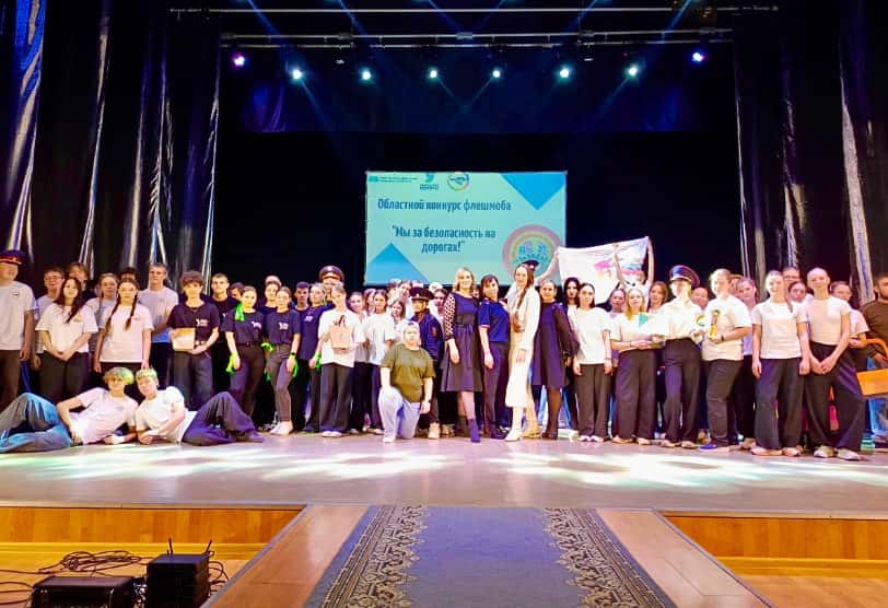 Не просто танец: как студенты Свердловской области устроили яркий флешмоб за безопасность на дорогах