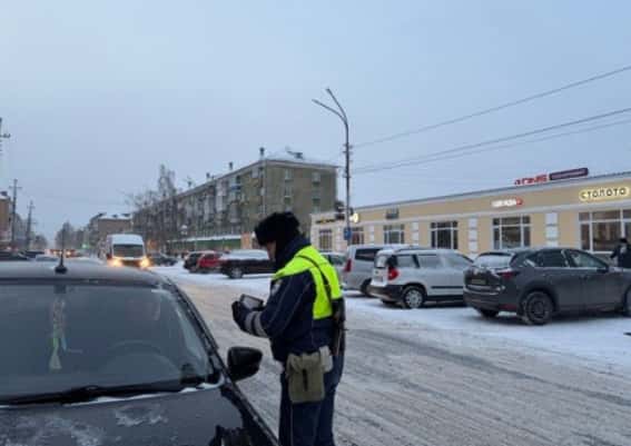 Рейд ГИБДД в Нижнем Тагиле: водитель в нетрезвом виде, нечитаемые номера и передача руля лишенцу