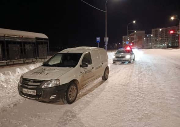 Гнались с мигалками: в Нижнем Тагиле пьяный водитель на Lada Largus попытался уйти от погони ДПС, но был задержан