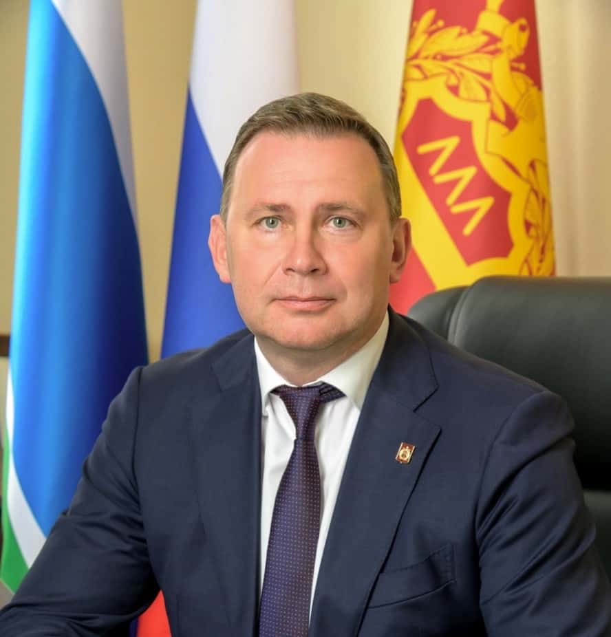 Новые школы, сады и спорткомплекс: глава Нижнего Тагила Владислав Пинаев рассказал педагогам о развитии города и поблагодарил за их труд