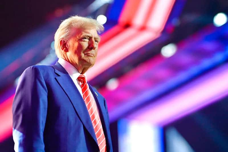 Трамп предложил лимит 10% по кредитным картам с 2026 года