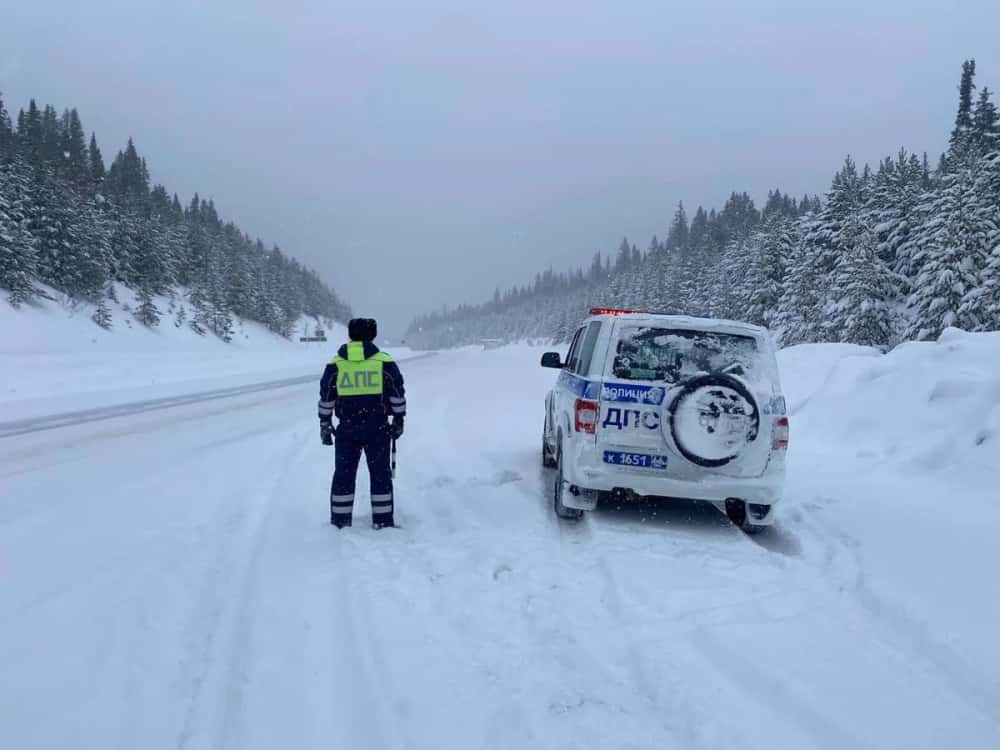 Страшно занесло: на трассе под Нижним Тагилом насмерть сбили женщину, стоявшую на обочине