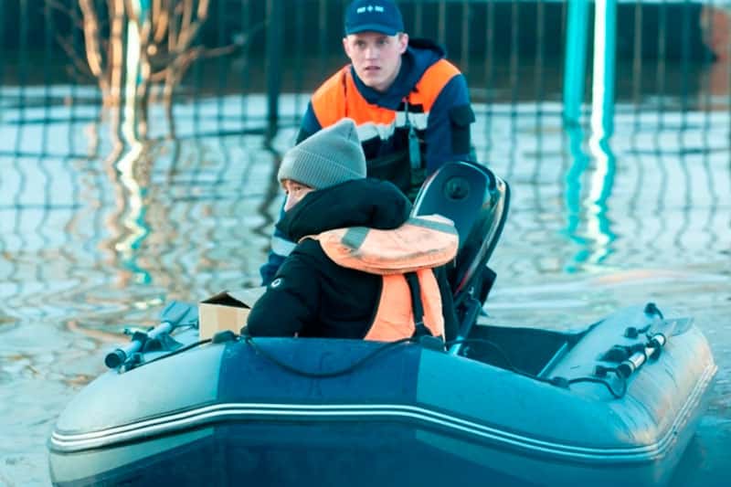 Злоумышленники запугивают уральцев сообщениями о срочной эвакуации городов из-за паводка: не ведитесь 