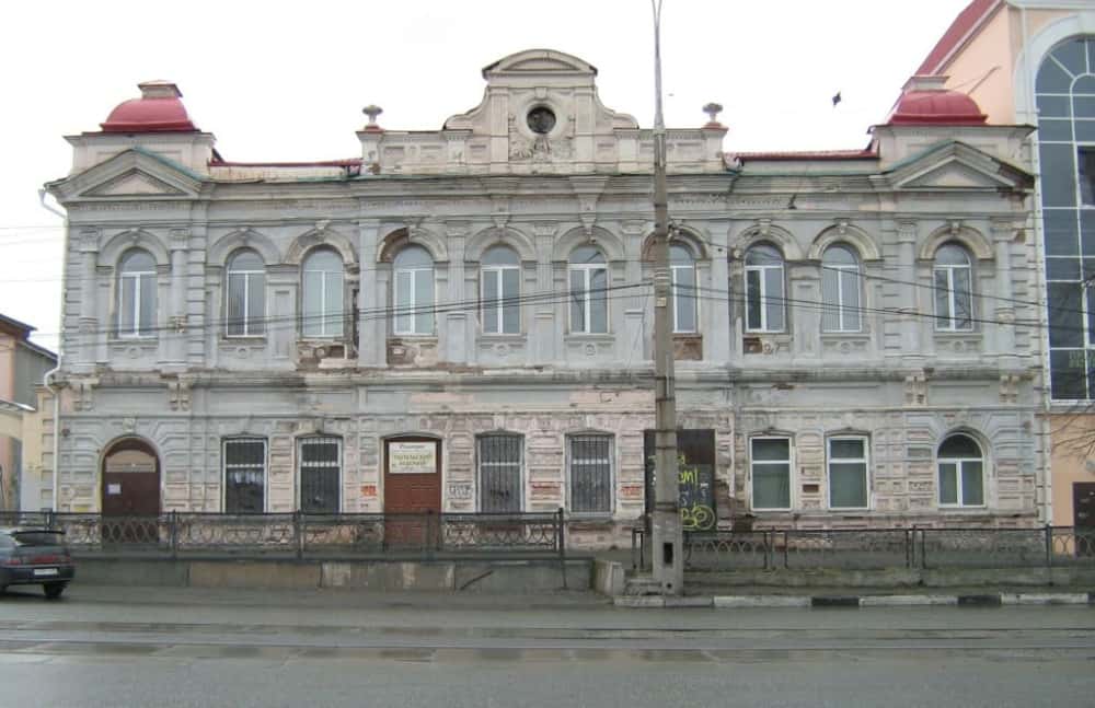 Пустовал три года: старинному особняку в центре Нижнего Тагила вернут былую красоту