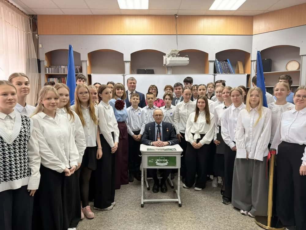 В гимназии № 86 Нижнего Тагила открыли «Парту Героя» в честь космонавта Сергея Авдеева