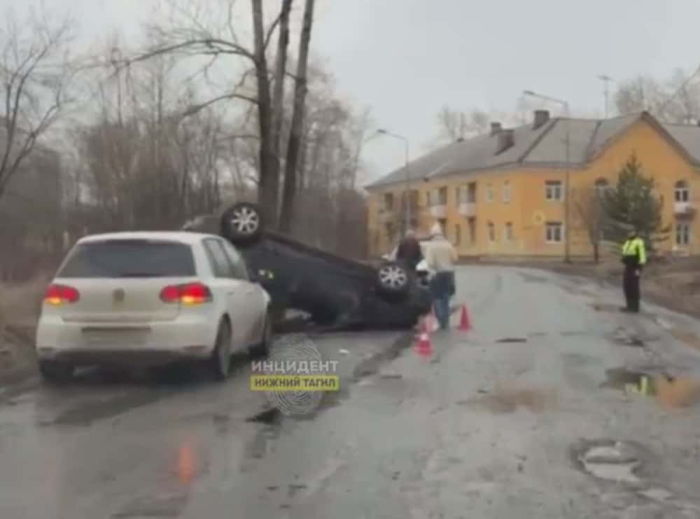 Пьяный 67-летний водитель в Нижнем Тагиле перевернулся на машине у инфекционной больницы 