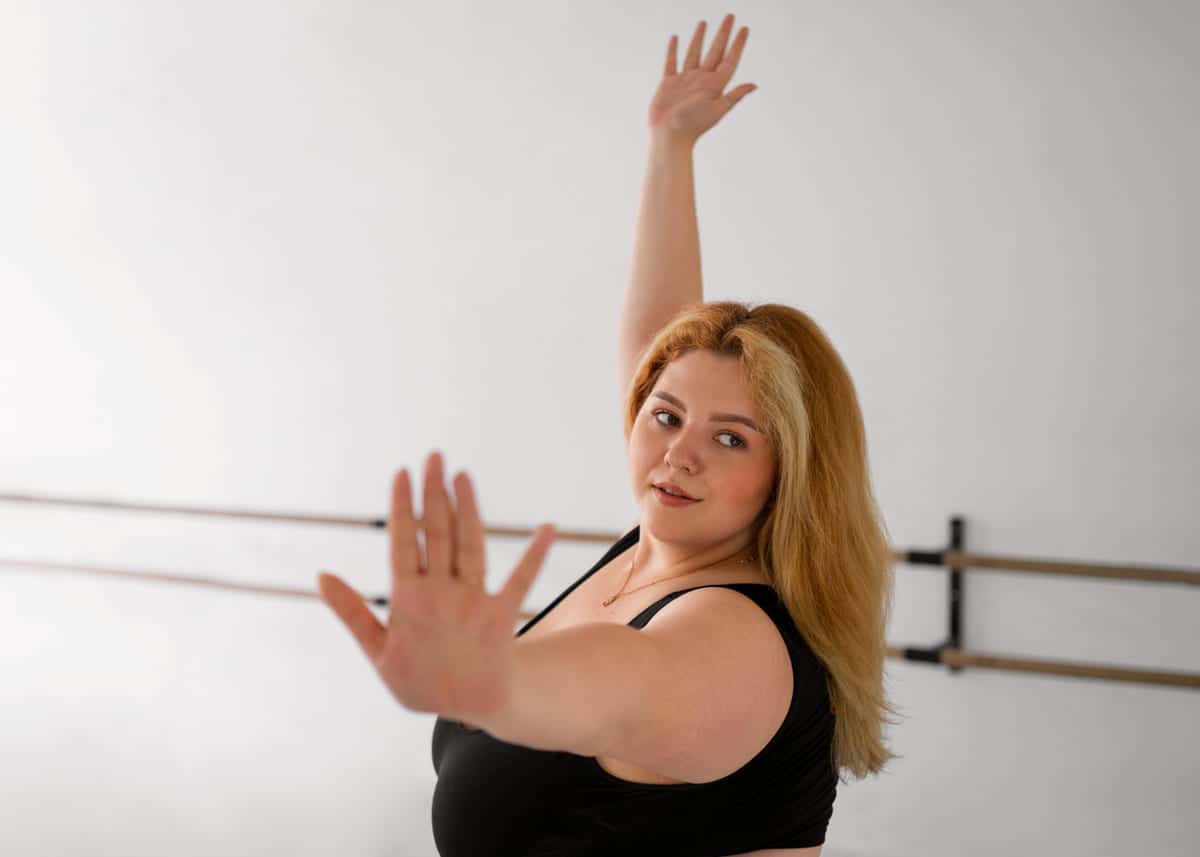 Тело мягкое и неприятно-желеобразное: 6 движений, которые вернут тонус рукам за месяц