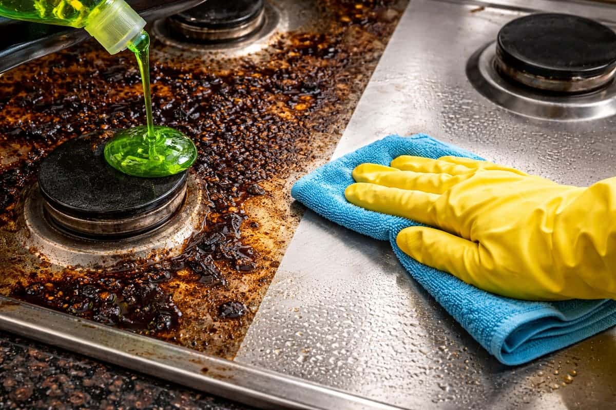 1 ложка этого средства на стакан воды: жир испаряется, а плита сияет как витрина ювелирного магазина