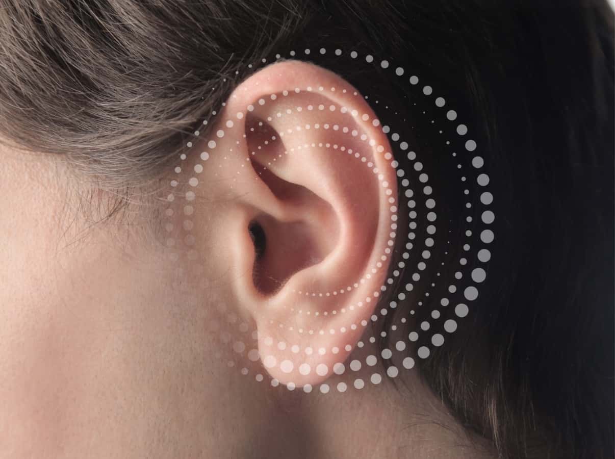 В 90 лет слышу писк комара: как сохранить слух до самой старости — советы врачей 