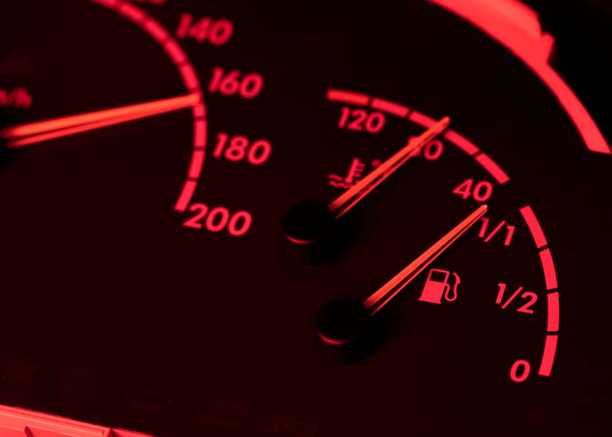 40–50 тысяч километров — и пора чистить: автоэксперт раскрыл неочевидную причину  «барахления» двигателя